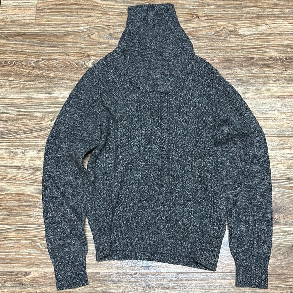 Mens Banana Republic Spec/Gray Scarf Sweater Collar. Size Small.